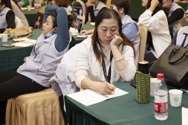 2020艾是墻布“逆勢(shì)上揚(yáng) 增長(zhǎng)密碼”賦能終端培訓(xùn)會(huì)