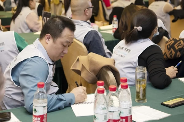 2020艾是墻布“逆勢(shì)上揚(yáng) 增長(zhǎng)密碼”賦能終端培訓(xùn)會(huì)