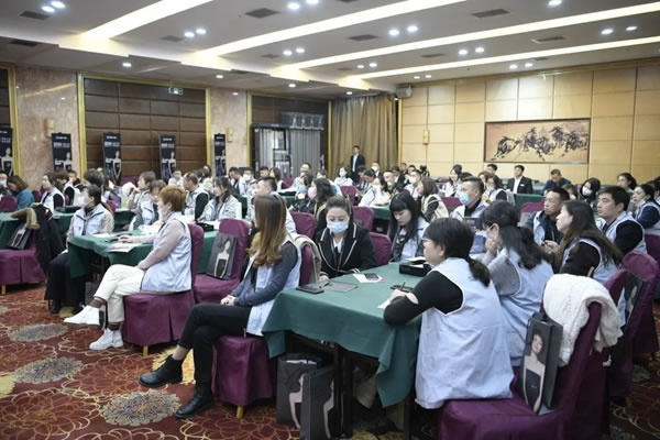 2020艾是墻布“逆勢(shì)上揚(yáng) 增長(zhǎng)密碼”賦能終端培訓(xùn)會(huì)