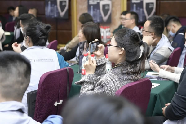 2020艾是墻布“逆勢(shì)上揚(yáng) 增長(zhǎng)密碼”賦能終端培訓(xùn)會(huì)
