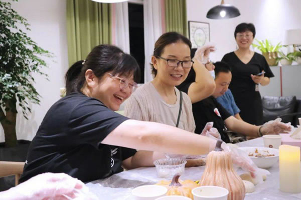 英倫美家墻紙感恩回饋 共同歡度團(tuán)圓時(shí)刻